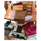 HKT134 - WINE BOTTLE RACKS, PLACEMATS AND MORE