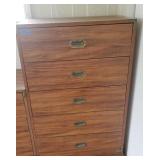 VME012 - 5 DRAWER DRESSER