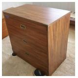 VME017 - 3 DRAWER WOOD DRESSER