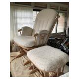 VME104 - Rocking Chair And Ottoman