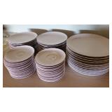 MBW017 -Vintage HUTSCHENREUTHER Porcelaine Rose 120 Piece China Set