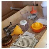 MBW103 - VERY USEFUL KITCHENWARE