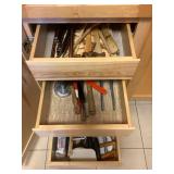 MBW152 Mystery Lot Of Kitchen Utensils