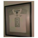STP012 - Framed University of Oregon Marcus Mariota Signed Jersey Excellent Condition