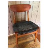 KDT005- Mid Century Wooden Woven Rope Chair