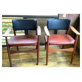 KDT018 Pair Of Mid-century Modern Teak Chairs