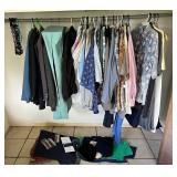 KDT067- Mens Mystery Clothing Lot Vintage Aloha Shirts & More