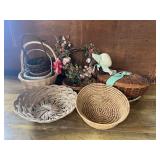 KDT180- Basket And Wreath Lot