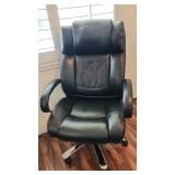 MKM020 - Large Office Chair