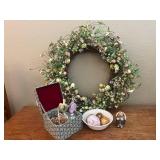 MKM179- Easter Wreath & Decor