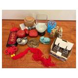 MKM223- Vintage Decor & Crystal Salt N Pepper Shakers