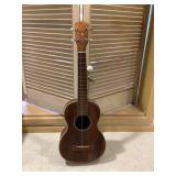 KDE013 Sam Chang Ukulele