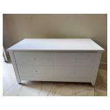 KDE164- White Wooden Storage Chest