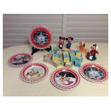 MMT147 Disney Tin Plates, Wooden Blocks & Vinyl Figures 