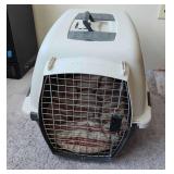 MFE093 - Plastic Pet Taxi 