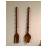 MLC009 Large Carved Wooden Spoon & Fork Wall Hangings 