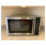 MLC084 Magic Chef Microwave 