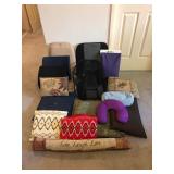 MLC199 Mystery Lot Of Cushions & Pillows