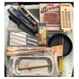 MHT061 - KITCHEN KNIVES, BREAD TRAY AND MORE GOODS