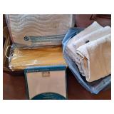 MHT096 Linens/Suitcase 