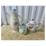 HTS417- Vintage Teapots 