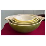 WHT001- Vintage Pyrex Bowl Set