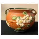 SJP179- Roseville White Rose Jardiniere