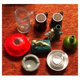SJP186 - DECORATIVE CERAMIC COLLECTIBLES AND MUGS