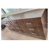 CTD198 - 9-Drawer Dresser 