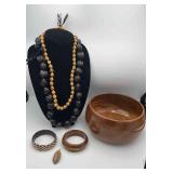 CTD316-Hawaiian Craft Jewelry & Monkeypod Bowl