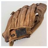 SST037 Vintage Carp? Hiroshima Hiroun? Leather Baseball Glove