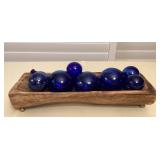 MTH088 Curio Blue Glass Ball Floats In Wooden Vessel