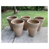MTH182 Five Large Plastic Planter Pots