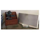 MMM135- Bose Speaker And Random Remotes