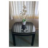 KVF029 Black Lacquered End Table & Faux Orchid Arrangement