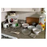 KVF074 Various Handy Kitchen Items