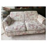 TTK040- Vintage Plush Love Seat