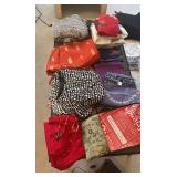 TTK086 Clothing And Fabric Mystery Lot 