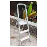 PFG005 - 3-Step Stepping Stool