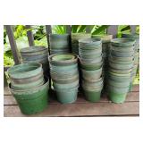 PFG031 - Green Plastic Planter Pots (200+)