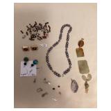 DFT397 Broken & Mis-Matched Jewelry For Crafting 