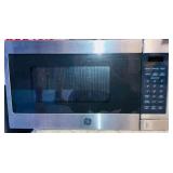 HPT092 GE Microwave Oven - 700 Watts