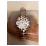 MMF058 Women’s Timex Gold Toned Watch