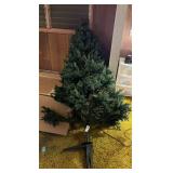 MMF129 Large Artificial Christmas Tree 