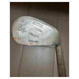 CIP154 - Antique Golf Club, PILOT "MacGregor Dayton" Niblick 