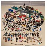 CCS169 Lego Building Bricks & 21 Mini Figures