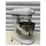 FTH057- White Kitchen Aid Stand Up Mixer