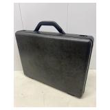 FTH297- Vintage Samsonite Briefcase