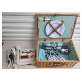 FTH352 - Willow Woven Picnic Basket For Four