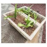 NVN032 - Concrete Planters (2)